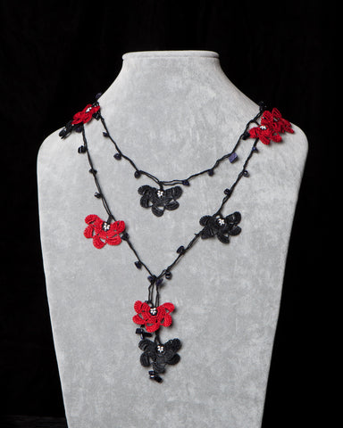 Lariat with Fan Motif -  Red and Black