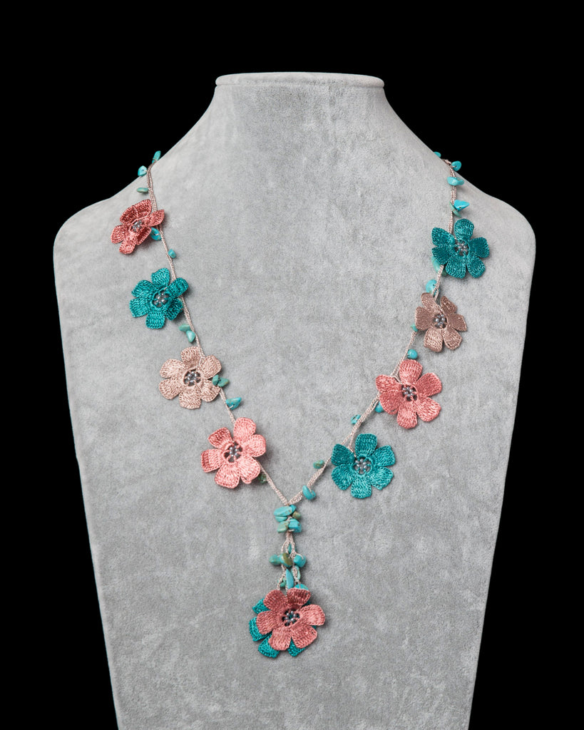 Crocheted Necklace with Daisy Motif - Pink & Turquoise