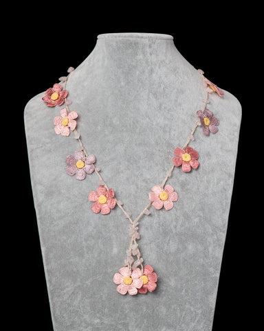 Crocheted Necklace with Daisy Motif - Pastel Pink